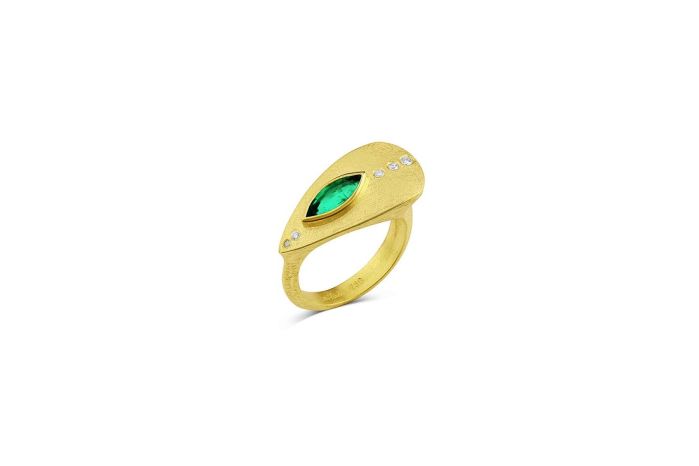 18K Emerald & Diamond Ring