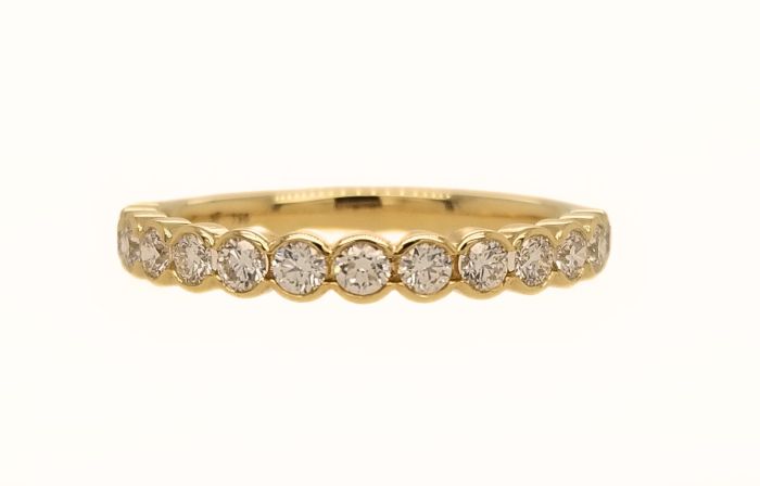 18K Yellow Gold Diamond Band